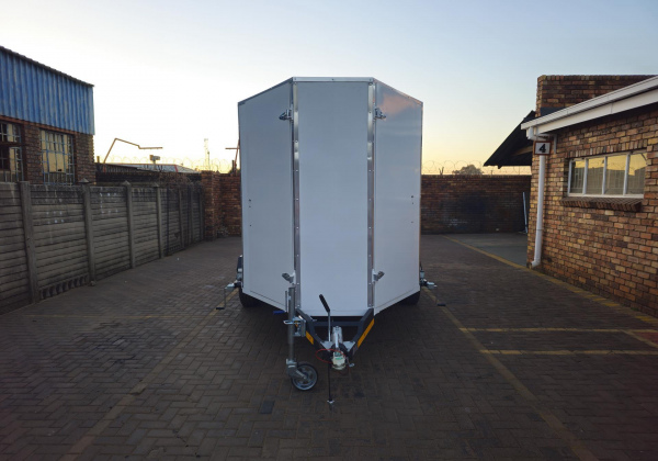 5 Meter Enclosed (Double Axle)